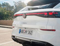 Ya hay precio el Volkswagen T-Roc Hybrid y lo posiciona como el más favorable de la gama volkswagen t roc hybrid r line3