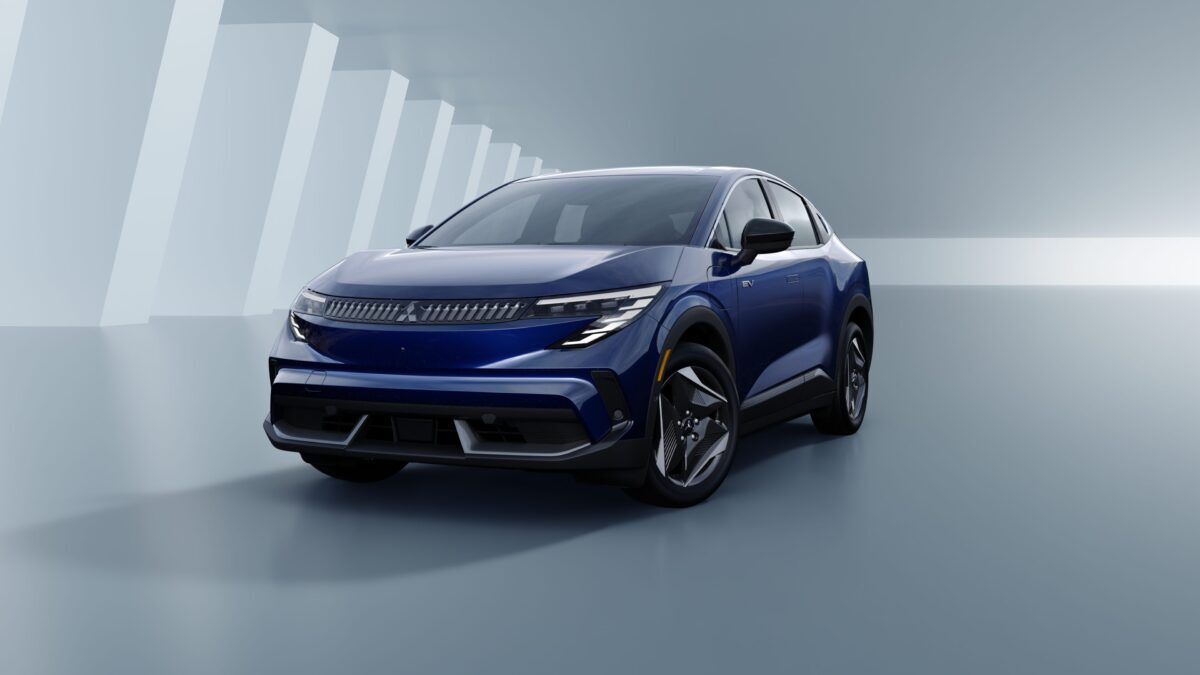 Mitsubishi Eclipse Sportback EV, un Nissan Leaf con logo Mitsubishi Mitsubishi Eclipse Sportback EV, un Nissan Leaf con logo Mitsubishi