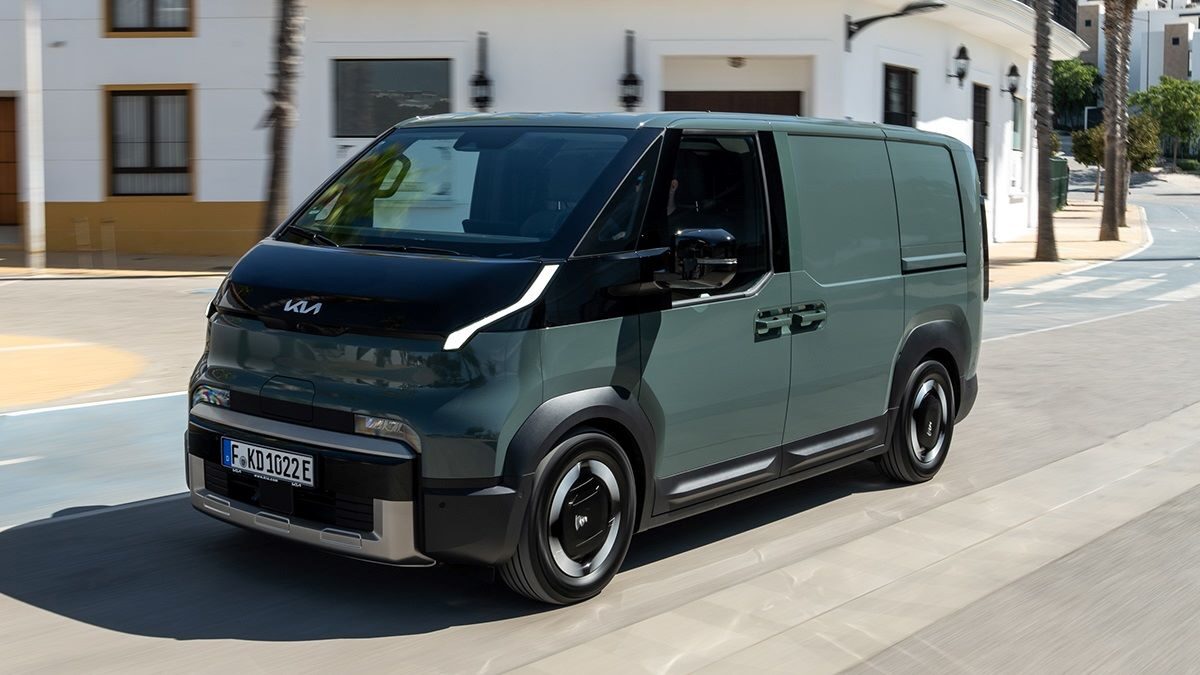 kia pv5 cargo 1