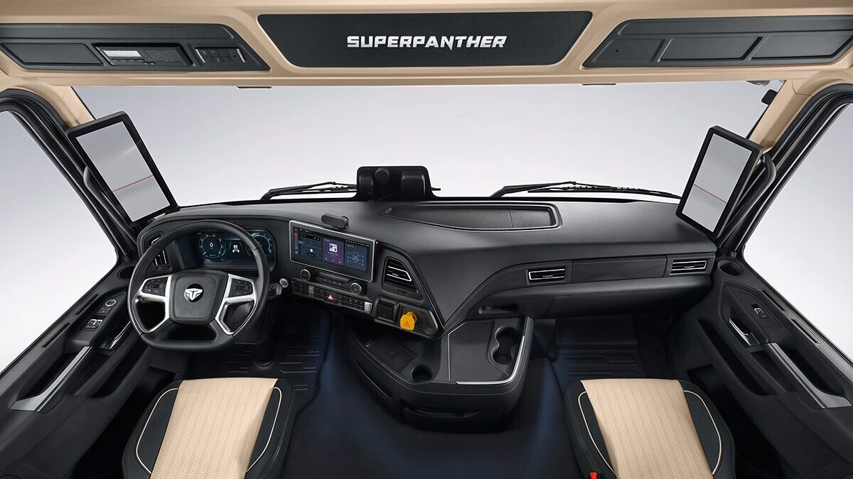 SuperPanther eTopas 600, carga con doble puerto CCS2, con hasta 660 kW combinados, y un 20–80% en 38 minutos SuperPanther eTopas 600, carga con doble puerto CCS2, con hasta 660 kW combinados, y un 20–80% en 38 minutos