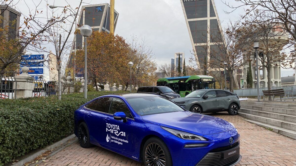 Toyota y Hyundai son las dos únicas marcas en nuestro país con oferta de turismos con pila de combustible Toyota y Hyundai son las dos únicas marcas en nuestro país con oferta de turismos con pila de combustible
